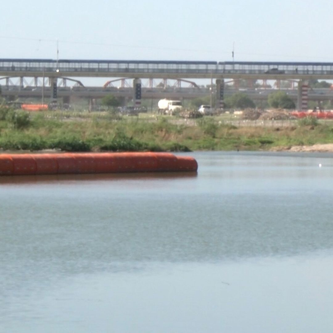 Autoridades Estadounidenses Continúan la Instalación de Boyas Flotantes en Río Bravo